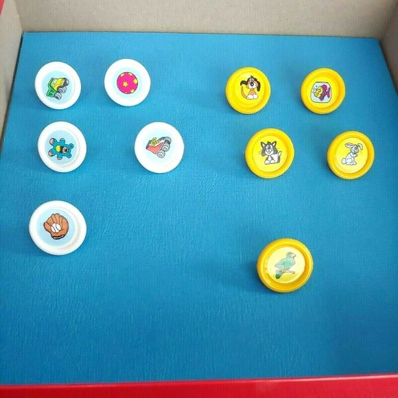 Clue Jr. The Case Of The Hidden Toys - Hasbro Board Game - Picture 7 of 9